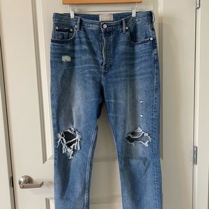 Everlane Destructed 90’s Cheeky Straight Jean